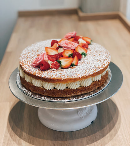 Victoria Sponge with Raspberry & White Chocolate